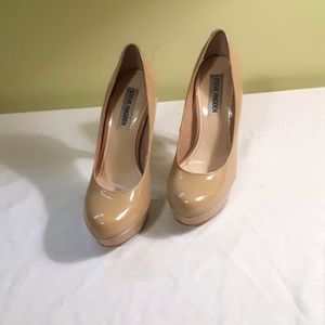 Steve Madden,size 6 1/2,Cream colored pumps.